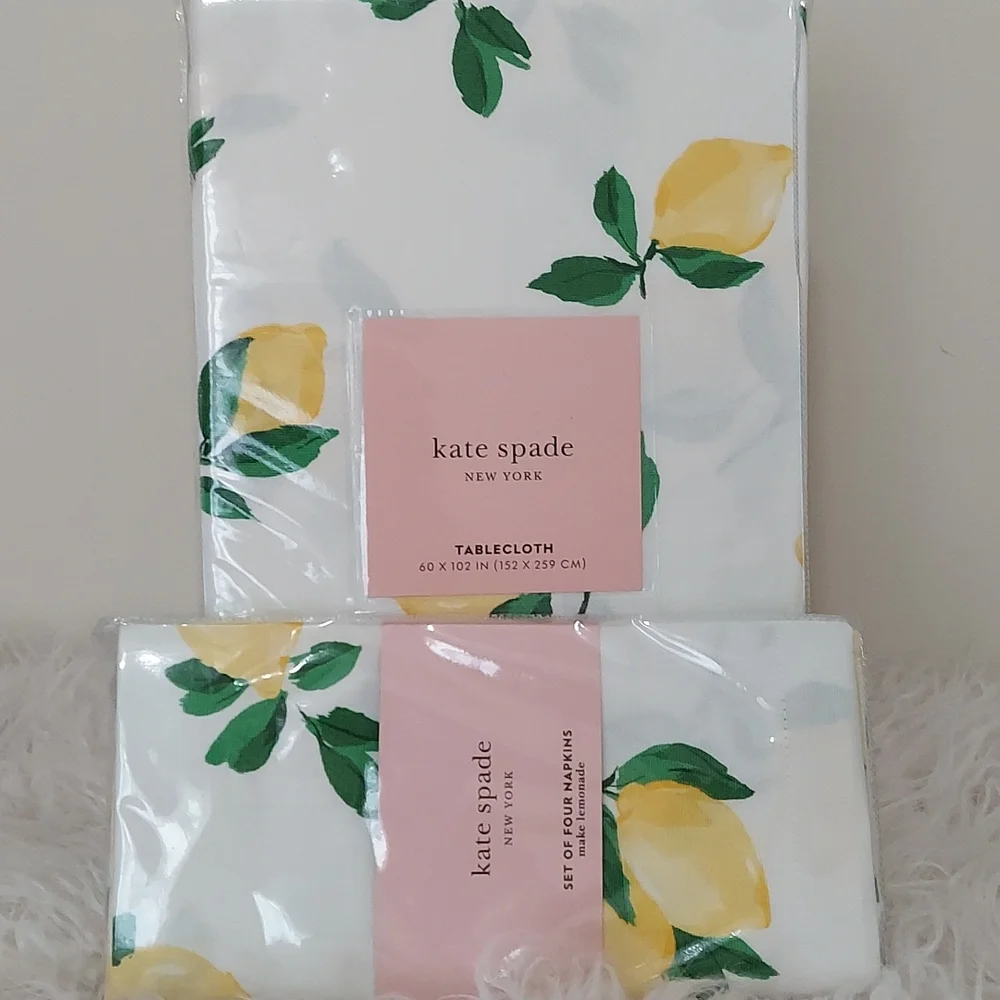 KATE SPADE Tablecloth Set